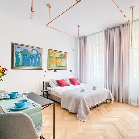 P&O Serviced Apartments Old Town Square Studio Warsaw Exterior photo