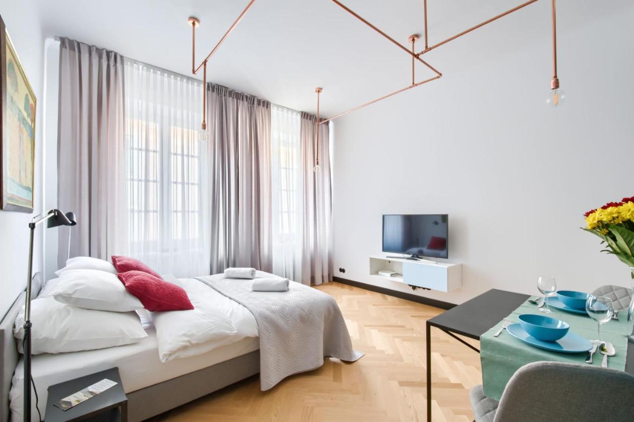 P&O Serviced Apartments Old Town Square Studio Warsaw Exterior photo