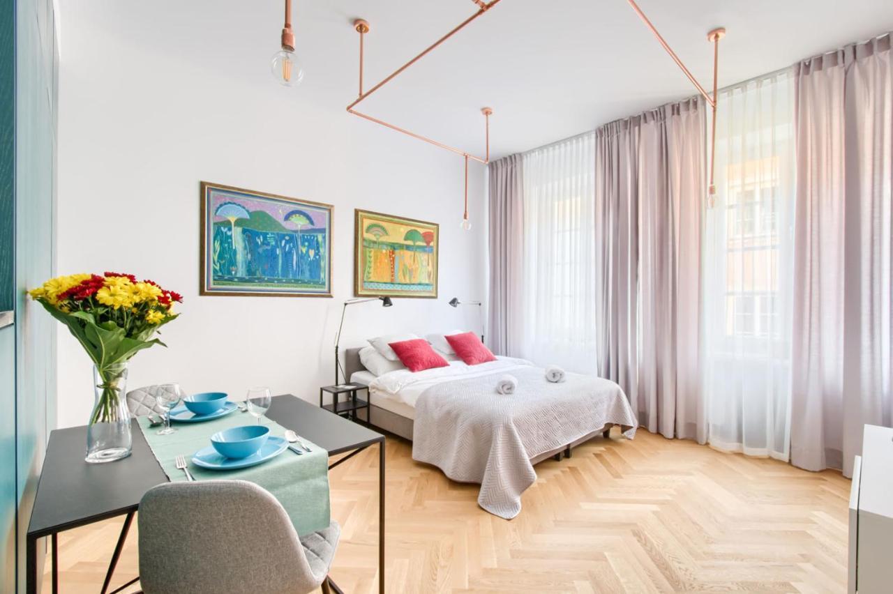 P&O Serviced Apartments Old Town Square Studio Warsaw Exterior photo